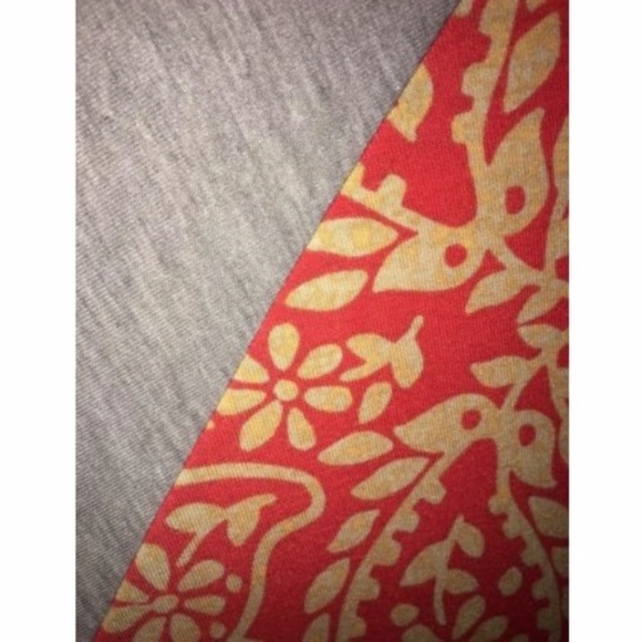 3/$35 LuLaRoe Floral Randy Shirt - Picture 5 of 5